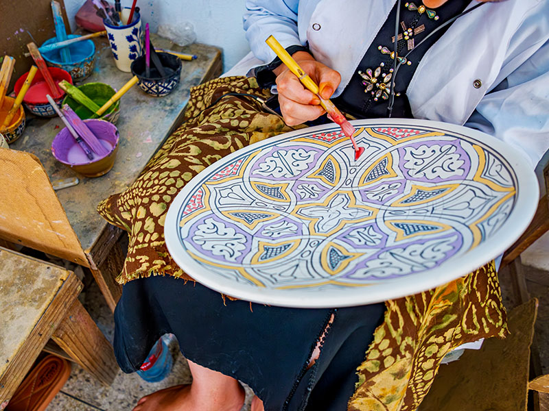 Peinture sur poterie en Tunisie en colonie de vacances
