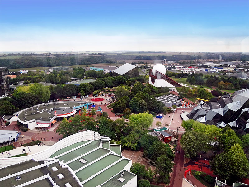 Vue du ciel sur futuroscope automne
