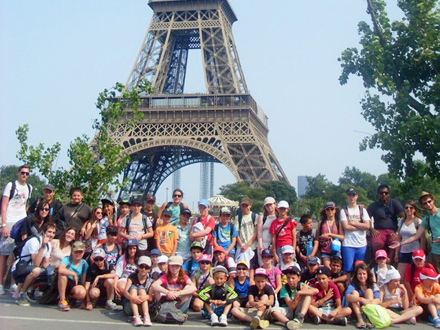 tour eiffel enfants ados colonie de vacances paris