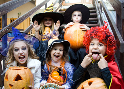 Enfants déguisés pour Halloween en colonie de vacances