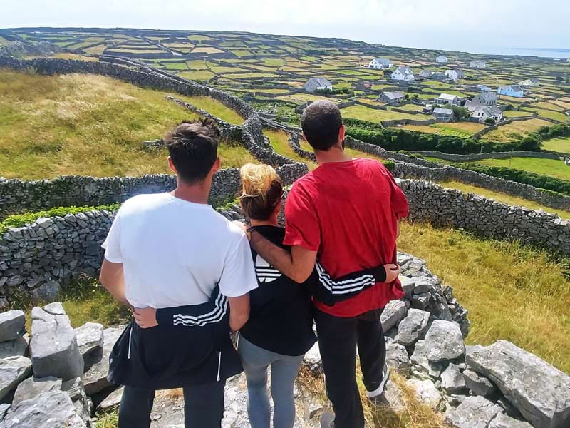 Vue sur les plaines irlandaises en colonie de vacances