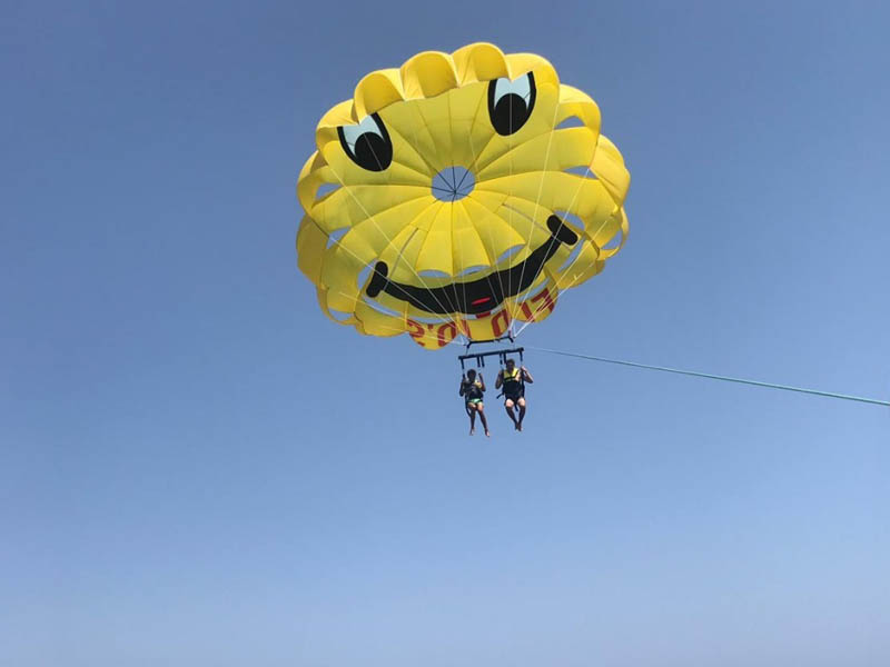 Parachute ascensionnel à Malte en colonie de vacances
