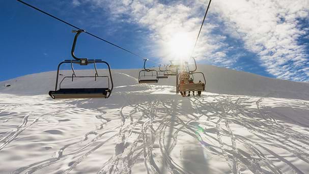 Vue sur les pistes de ski 