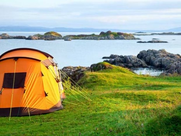 Bivouac en colonie de vacances itinérante en bord de mer en Bretagne 