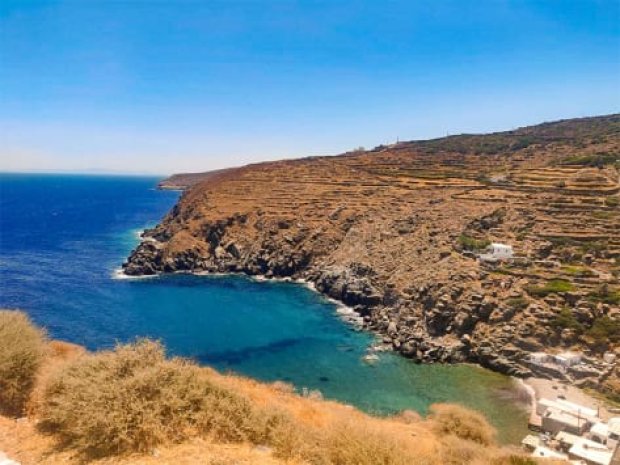 Vue sur la mer en colo de vacances en Grèce durant laquelle les jeunes sont hébergés en campings et auberge de jeunesse