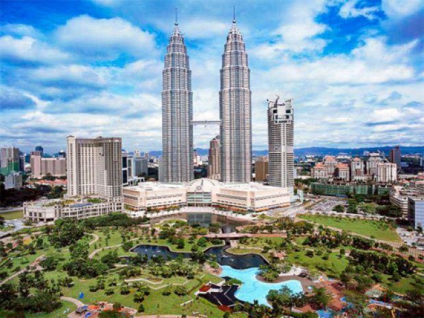 Ados en colo de vacances en Malaisie et à Singapour hébergés en hôtels et en auberges de jeunesse 