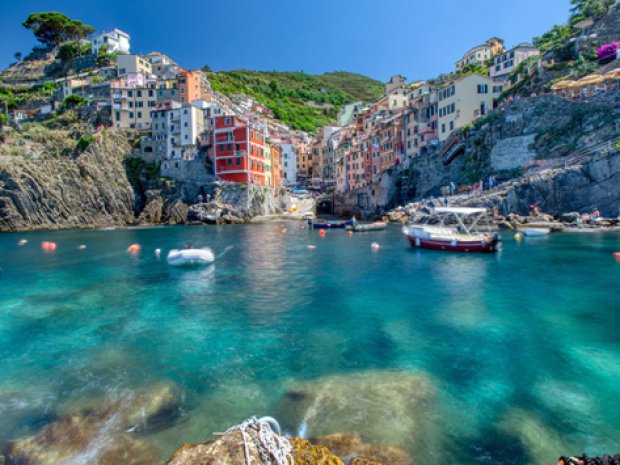 paysage coloré cinq terre lors d'un séjour itinérant en Italie 