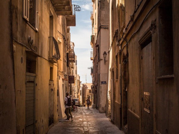 Ruelle typique sardaigne italie