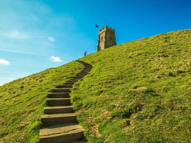 Glastonbury Tor colline située à Glastonbury en Angleterre tour Saint-Michel désigné Monument Historique classé