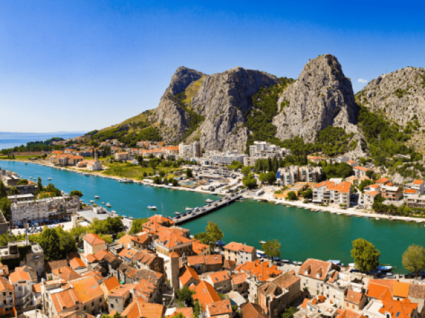 Paysage côte adriatique en colonie de vacances pour ados