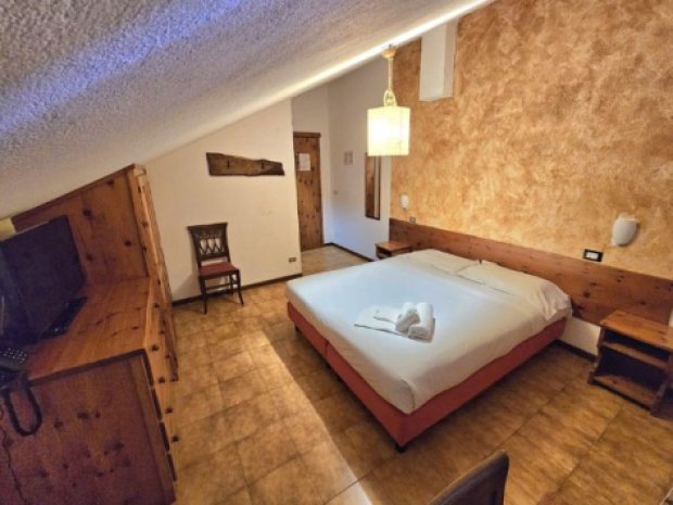 Vue sur les chambres dans le centre des Sestrières en Italie