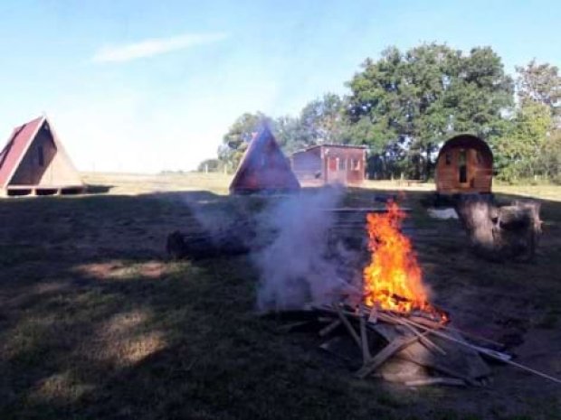 Feu de camp en colonie de vacances été