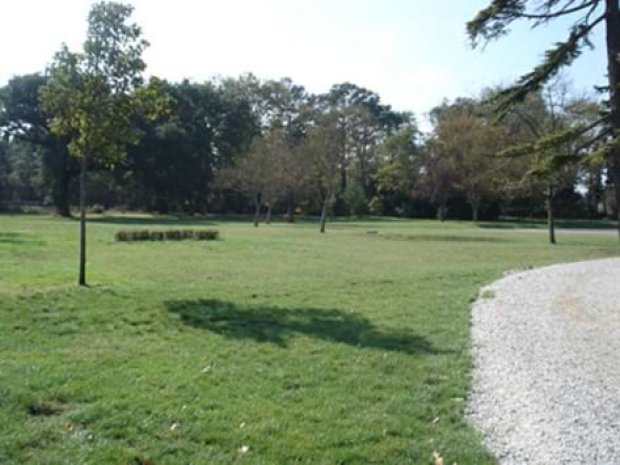 Jardin du centre de colo multiactivités de Castelnaudary