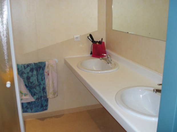 Salle de bain des chambres de la colonie de vacances multiactivités de Castelnaudary