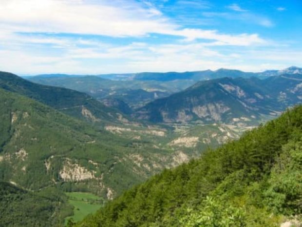 Panorama sur les montagnes environnantes en colo de vacances à Die