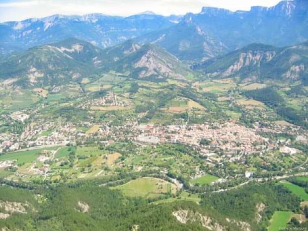 Panoramas sur les montagnes environnantes autour du camping du Martouret