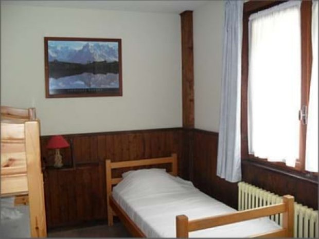 Chambre du centre de vacances à la montagne