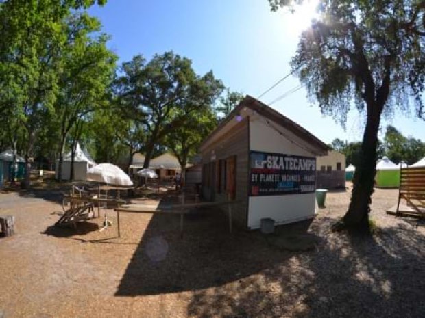 Bungalow au centre qui accueille des enfants et ados en colonie de vacances