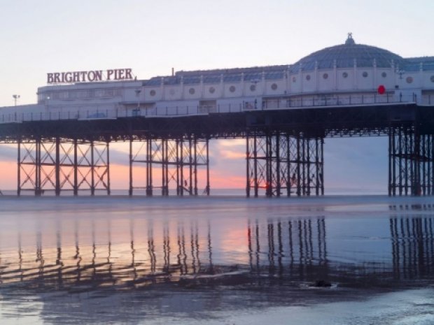 Le palace de la jetée de Brighton en Angleterre