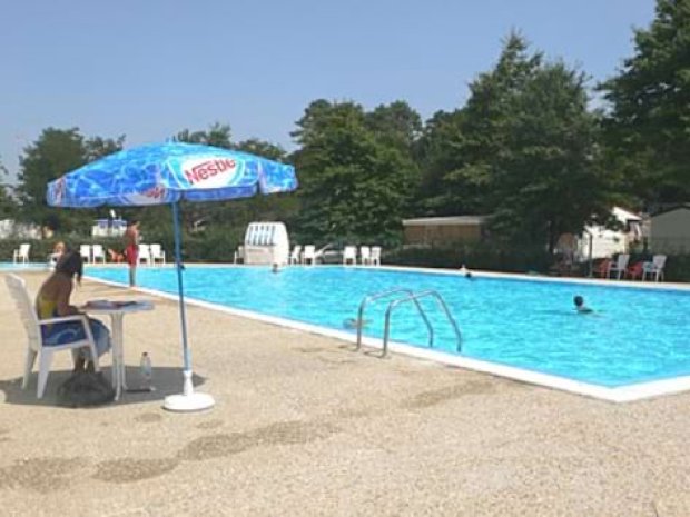 Piscine du camping les Civelles à Capbreton