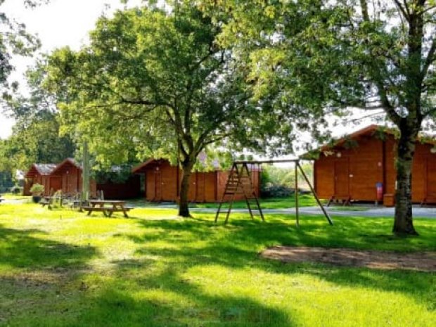 Espace de verdure sur le centre de colonie de vacances sur l'Atlantique