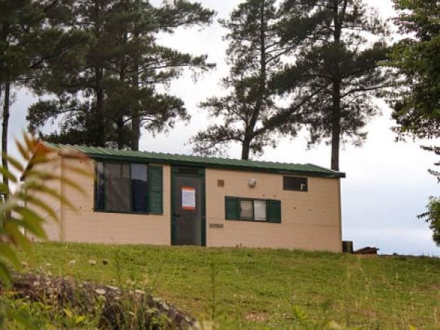 Cabanon de surveillance de la baignade pour les enfants et ados du centre de colonies de vacances