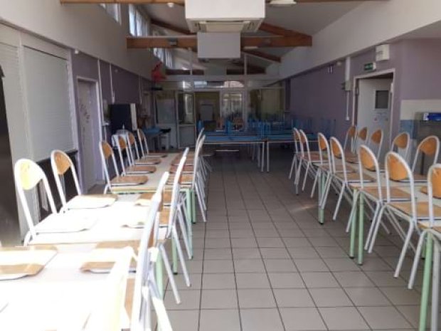 Salle commune du centre de colo de vacances à Palavas les Flots cet été