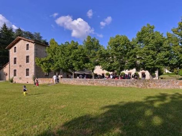 Vue extérieur de l'espace Beauvoir à Monistrol