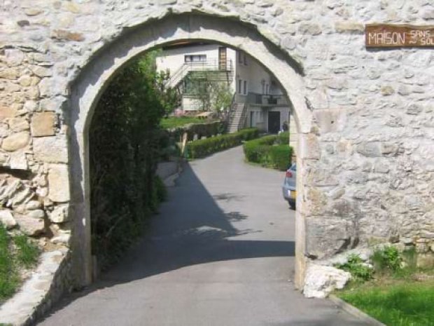 Entrée du centre de colonie de vacances de Bellevaux