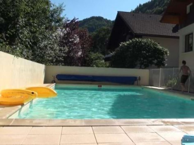 Piscine du centre de colonie de vacances de Bellevaux