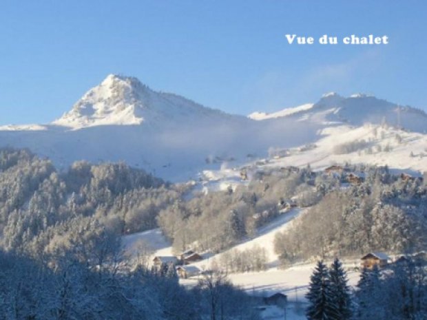 Vue du chalet Sans Soucis de Bellevaux en hiver