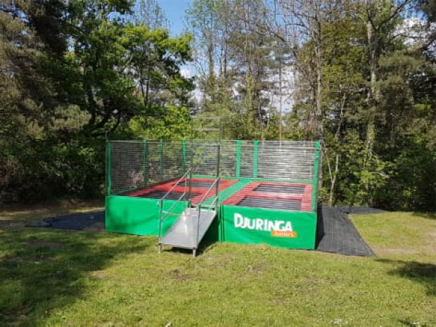 Vue sur lColonies de vacances trampoline au centre de Retournace trampoline 4 place de Retournac