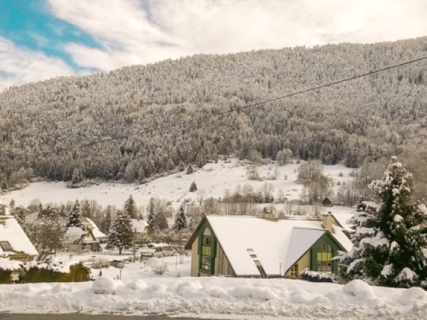 Centre de colonie de vacances St Hugues dans les Alpes qui accueille des jeunes en colo de vacances
