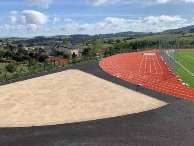 Terrain d'athlétisme du centre sportif de Choumouroux