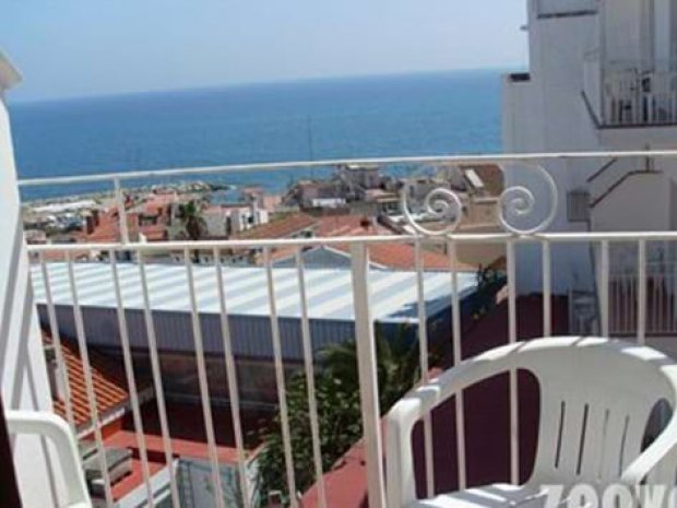 Vue sur la mer depuis les balcon de l'hébergement de la colonie de vacances