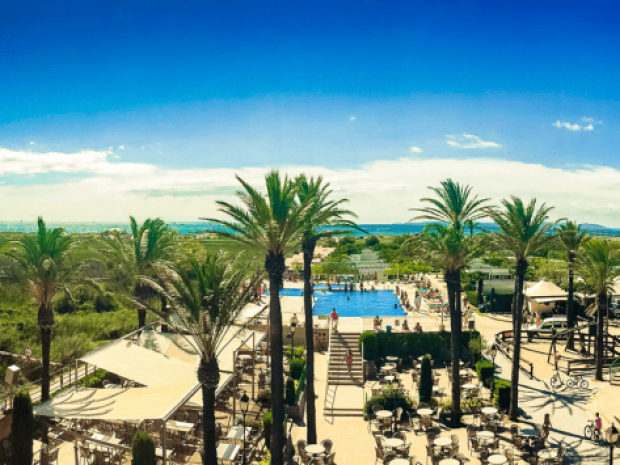 Camping Castell Mar en Espagne avec piscine, accessible aux ados en colo