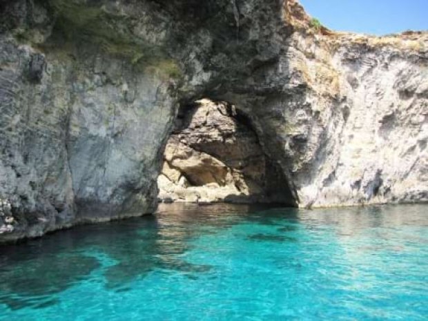 Grotte de Comino à Malte