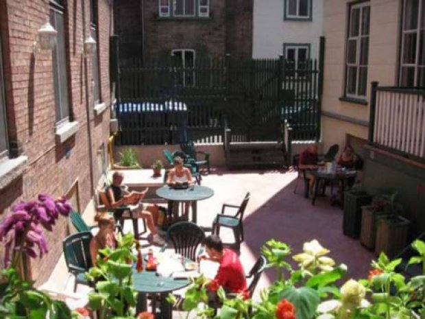 Terrasse de l'auberge de jeunesse à Quebec