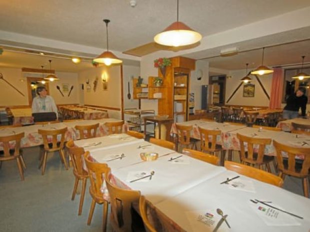 Salle de restauration de la Chaudane pour accueillir les enfants en colo