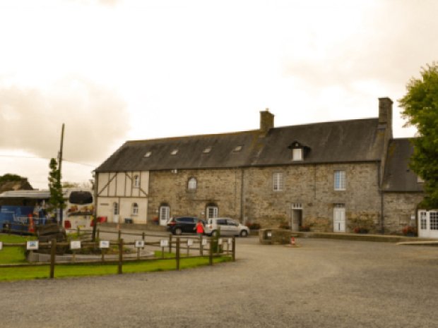 Centre de colo de vacances à Bacilly en Normandie qui accueille des jeunes cet été