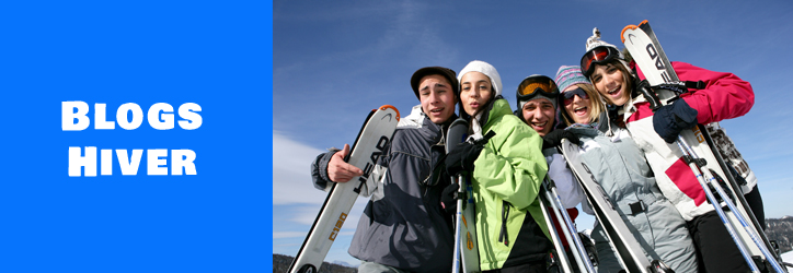 Bouton d'accès aux blogs d'hiver et jeunes à la montagne tenant leurs skis