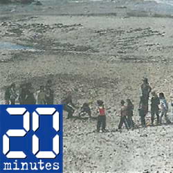 Enfants en colonie de vacances en bord de mer