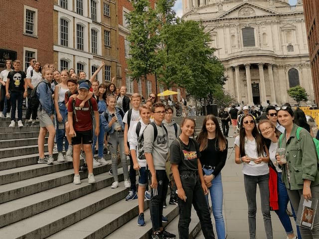 Groupe d'ados partis en colo linguistique à Londres durant l'hiver