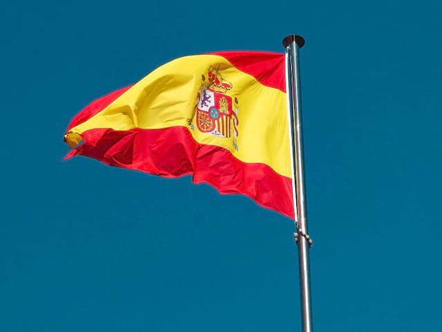 Drapeau espagne en colo de vacances ce printemps à Barcelone
