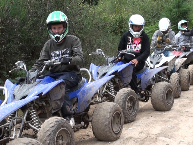 Activité quad en colo de vacances à Mont Joyeux ce printemps