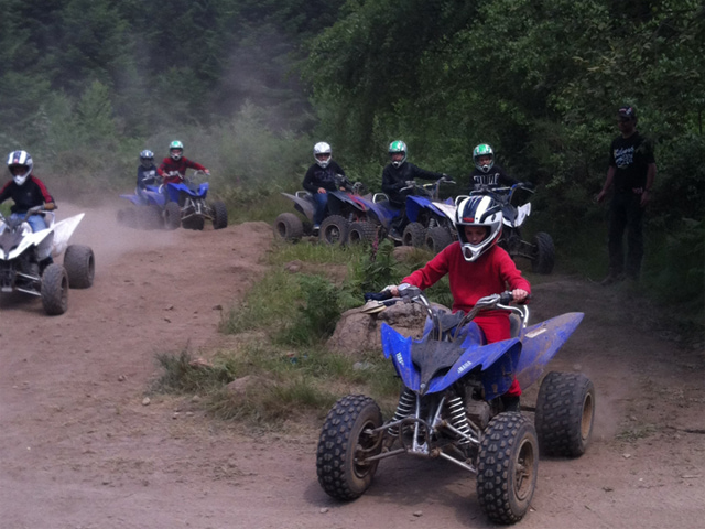 Activité quad et moto en colonie de vacances cet été à Mont Joyeux