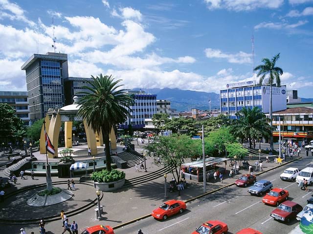 Centre ville du costa rica en colonie de vacances pour ados