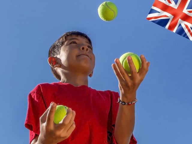 Activité jonglage et cirque en colonie de vacances Spéciale Anglais en Normandie