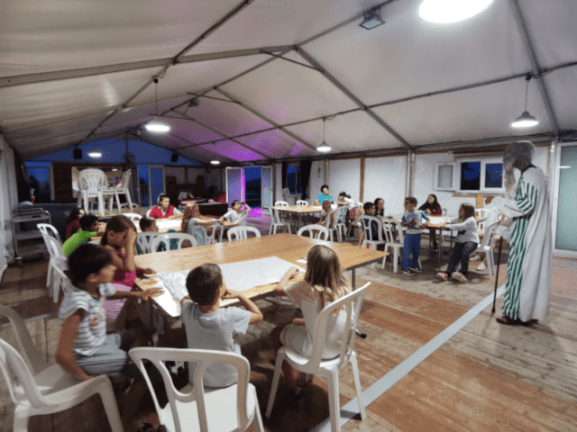 Jeunes en colo de vacances Cirque cet été près de Lyon