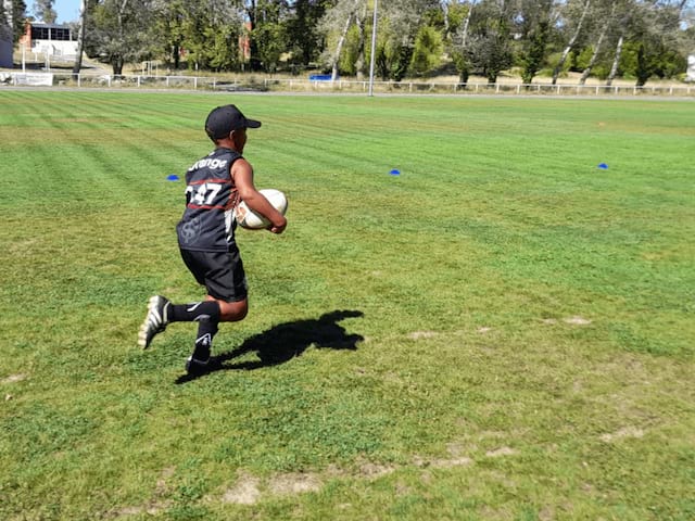 Equipe de rugby en colo de vacances pour les jeunes de 8 à 16 ans durant l'automne